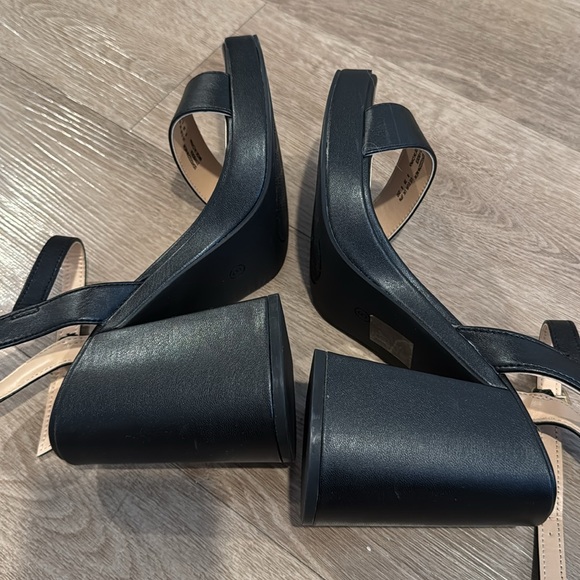 Black Ankle Strap Block Heels 8 - Picture 3 of 8